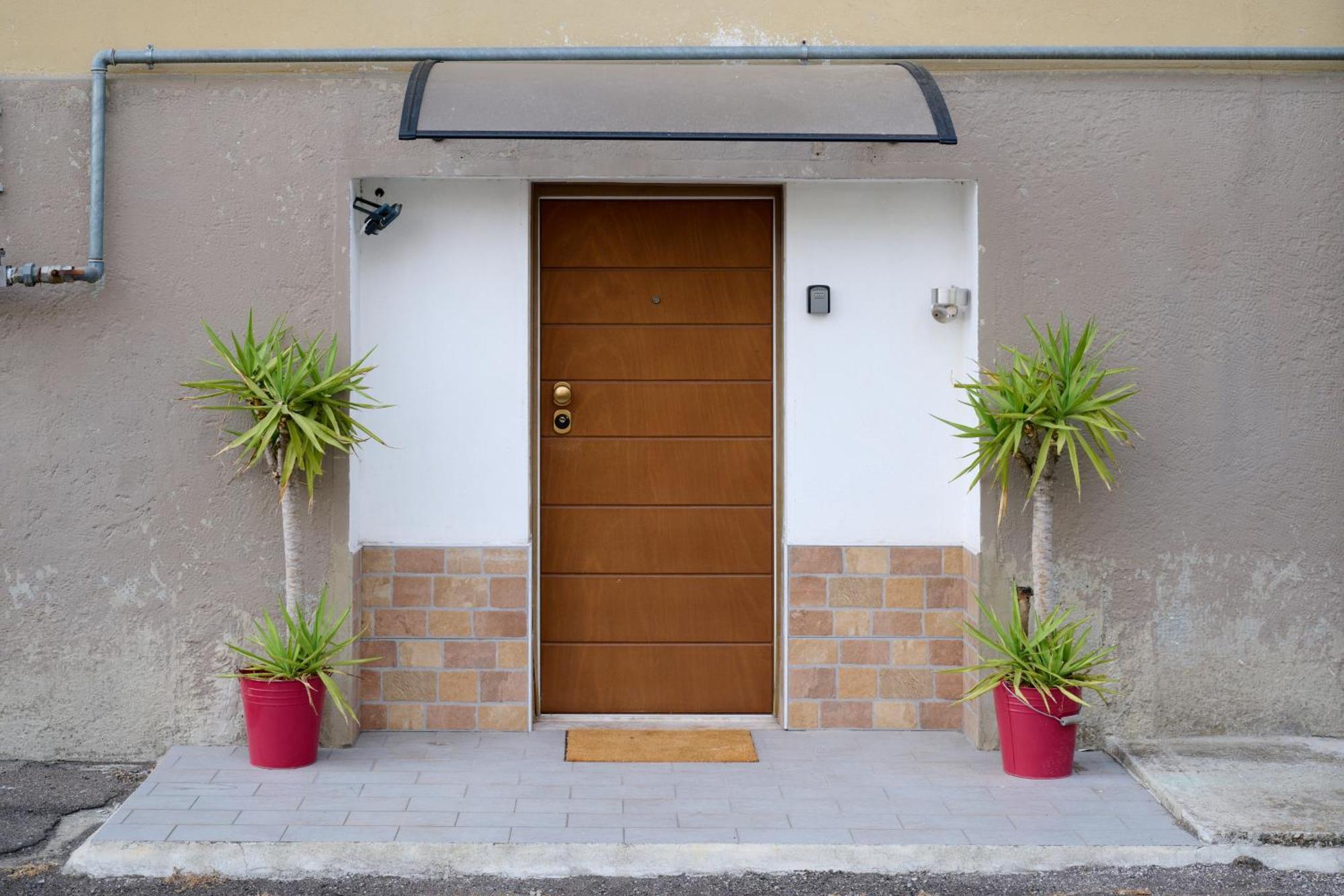 Pretty Home Rozzano Bagian luar foto
